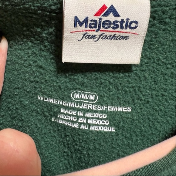 Women’s Medium Green Bay Packers V-Neck Majestic Hoodie Sweatshirt - Picture 6 of 6